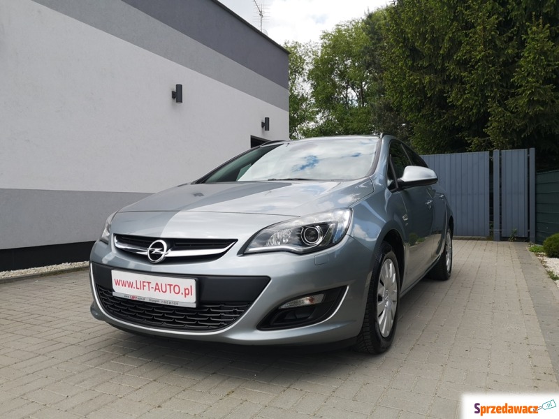 Opel Astra 2014,  1.4 benzyna - Na sprzedaż za 29 900 zł - Strzegom