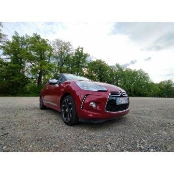 Citroen DS3  Hatchback 2011,  1.6 benzyna - Na sprzedaż za 17 900 zł - Wałbrzych - zdjęcie 2