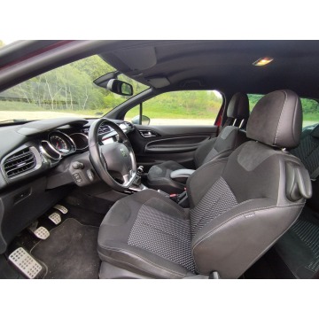 Citroen DS3  Hatchback 2011,  1.6 benzyna - Na sprzedaż za 17 900 zł - Wałbrzych - zdjęcie 8