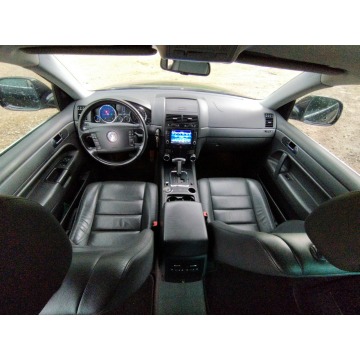 Volkswagen Touareg  SUV 2009,  2.5 diesel, automat - Na sprzedaż za 29 900 zł - Wałbrzych - zdjęcie 8