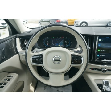 Volvo   SUV 2022,  2.0 benzyna, automat - Na sprzedaż za 167 000 zł - Poznań - zdjęcie 12