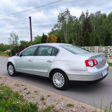 Volkswagen Passat  Sedan/Limuzyna 2005,  1.6 benzyna - Na sprzedaż za 11 900 zł - Nowe Miasto nad Pilicą - zdjęcie 5