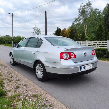 Volkswagen Passat  Sedan/Limuzyna 2005,  1.6 benzyna - Na sprzedaż za 11 900 zł - Nowe Miasto nad Pilicą - zdjęcie 6
