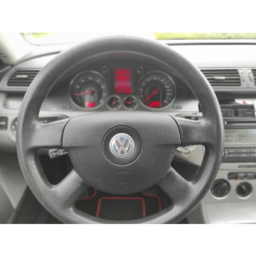 Volkswagen Passat  Sedan/Limuzyna 2005,  1.6 benzyna - Na sprzedaż za 11 900 zł - Nowe Miasto nad Pilicą - zdjęcie 9