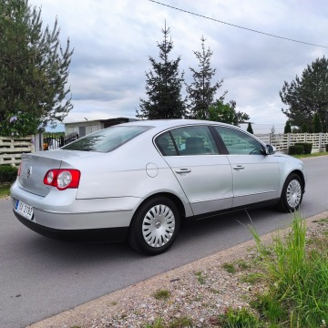 Volkswagen Passat  Sedan/Limuzyna 2005,  1.6 benzyna - Na sprzedaż za 11 900 zł - Nowe Miasto nad Pilicą - zdjęcie 7