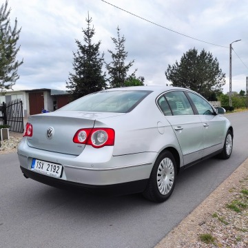 Volkswagen Passat  Sedan/Limuzyna 2005,  1.6 benzyna - Na sprzedaż za 11 900 zł - Nowe Miasto nad Pilicą - zdjęcie 8