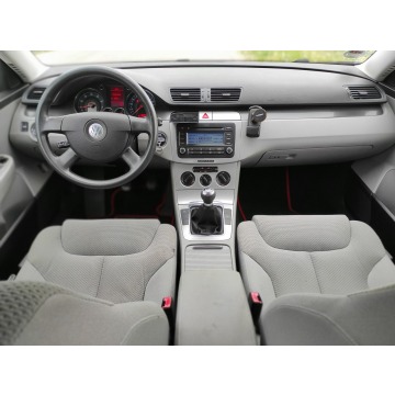 Volkswagen Passat  Sedan/Limuzyna 2005,  1.6 benzyna - Na sprzedaż za 11 900 zł - Nowe Miasto nad Pilicą - zdjęcie 11