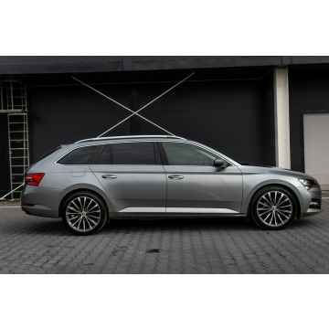 Skoda Superb 2021,  2.0 diesel, automat - Na sprzedaż za 135 500 zł - Warszawa - zdjęcie 4