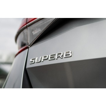 Skoda Superb 2021,  2.0 diesel, automat - Na sprzedaż za 135 500 zł - Warszawa - zdjęcie 12