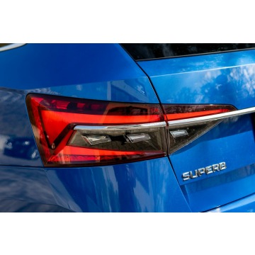 Skoda Superb 2022,  2.0 diesel, automat - Na sprzedaż za 155 000 zł - Warszawa - zdjęcie 4