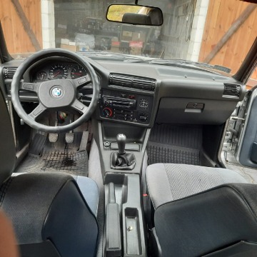 BMW Seria 3  Sedan/Limuzyna 1988,  1.8 benzyna - Na sprzedaż za 22 900 zł - Maków Mazowiecki - zdjęcie 14