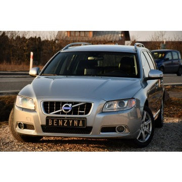 Volvo V70 2010,  2.0 benzyna, automat - Na sprzedaż za 23 999 zł - Nowe Sójki - zdjęcie 2