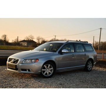 Volvo V70 2010,  2.0 benzyna, automat - Na sprzedaż za 23 999 zł - Nowe Sójki - zdjęcie 4