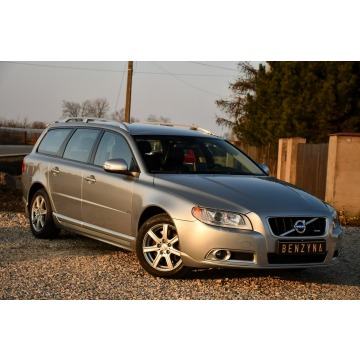 Volvo V70 2010,  2.0 benzyna, automat - Na sprzedaż za 23 999 zł - Nowe Sójki - zdjęcie 9