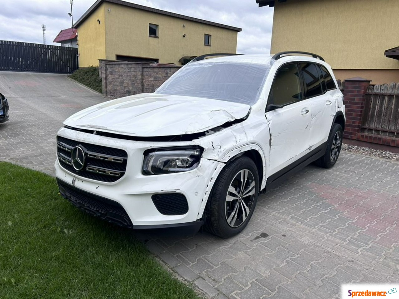 Mercedes - Benz GLB-klasa 2021