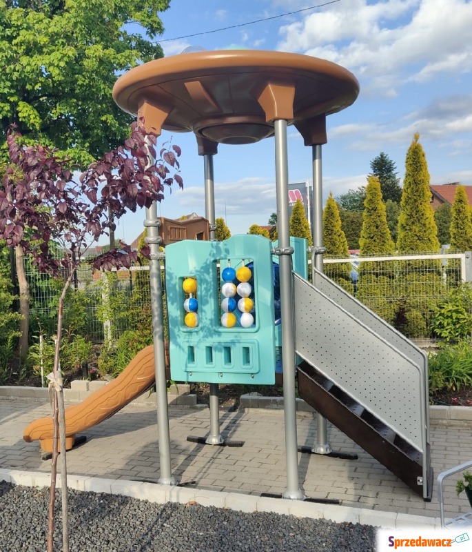 Plac zabaw dla dzieci. - Zabawki ogrodowe i plażowe - Świdnica