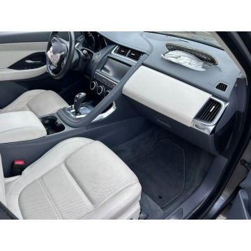 Jaguar E-PACE  SUV 2018,  2.0 benzyna, automat - Na sprzedaż za 29 900 zł - Margonin - zdjęcie 9