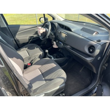 Toyota Yaris  Hatchback 2017,  1.0 benzyna - Na sprzedaż za 18 900 zł - Zagórów - zdjęcie 8