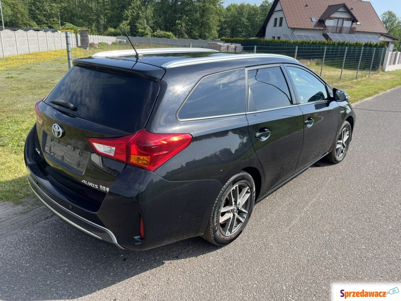Toyota Auris 2014,  1.8 hybryda, automat - Na sprzedaż za 23 900 zł - Zagórów