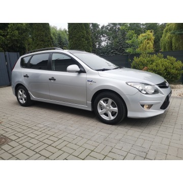 Hyundai i30 2010,  1.6 diesel - Na sprzedaż za 17 900 zł - Strzegom - zdjęcie 4