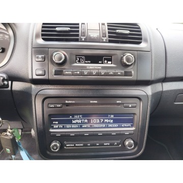 Skoda Fabia  Hatchback 2010,  1.2 benzyna - Na sprzedaż za 12 600 zł - Jarocin - zdjęcie 11