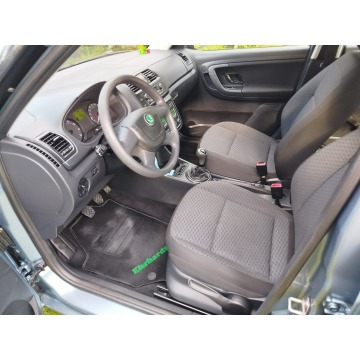 Skoda Fabia  Hatchback 2010,  1.2 benzyna - Na sprzedaż za 12 600 zł - Jarocin - zdjęcie 9