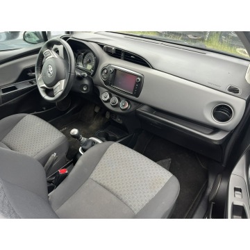 Toyota Yaris  Hatchback 2016,  1.3 benzyna - Na sprzedaż za 13 900 zł - Zagórów - zdjęcie 9