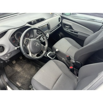 Toyota Yaris  Hatchback 2016,  1.3 benzyna - Na sprzedaż za 13 900 zł - Zagórów - zdjęcie 6