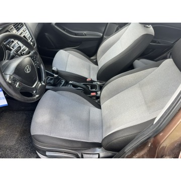 Hyundai i20  Hatchback 2017,  1.3 benzyna - Na sprzedaż za 19 900 zł - Zagórów - zdjęcie 9