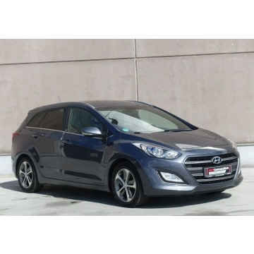 Hyundai i30  Kombi 2016,  1.6 diesel - Na sprzedaż za 33 500 zł - Lublin - zdjęcie 2