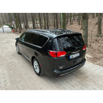 Chrysler Pacifica  Minivan/Van 2018,  3.6 benzyna+LPG, automat - Na sprzedaż za 79 900 zł - Reda - zdjęcie 12