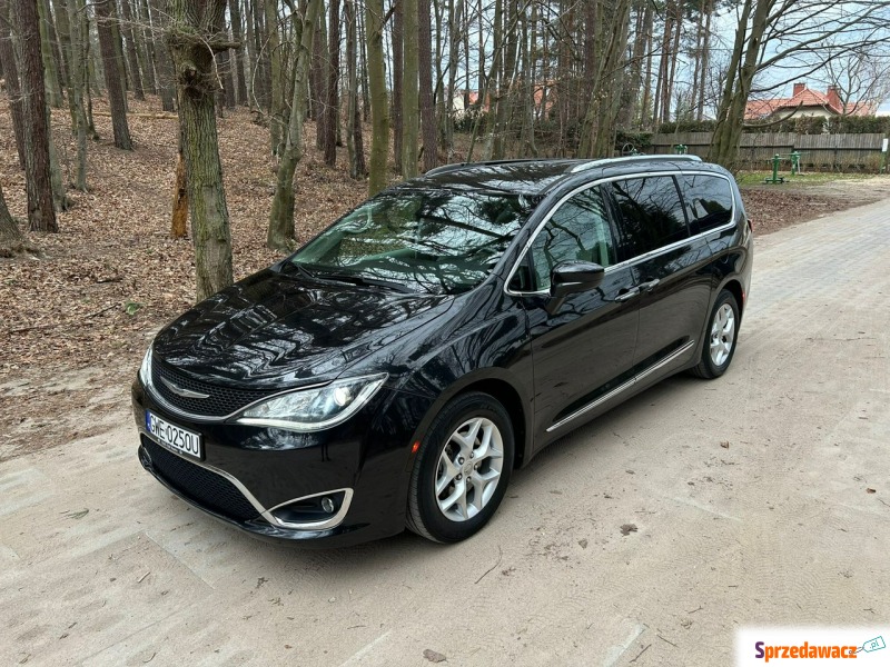 Chrysler Pacifica  Minivan/Van 2018,  3.6 benzyna+LPG, automat - Na sprzedaż za 79 900 zł - Reda