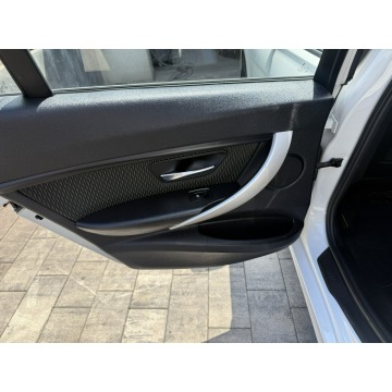 BMW Seria 3 2014,  2.0 diesel - Na sprzedaż za 38 900 zł - Poznań - zdjęcie 8