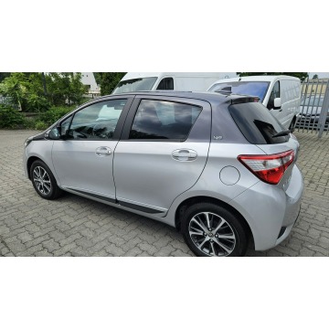 Toyota Yaris  Hatchback 2019,  1.5 benzyna - Na sprzedaż za 49 900 zł - Warszawa - zdjęcie 2