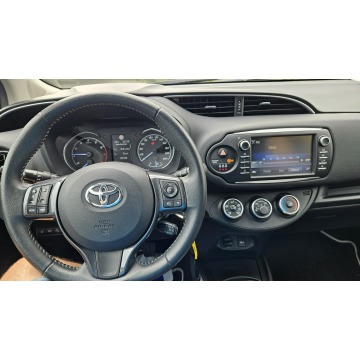 Toyota Yaris  Hatchback 2019,  1.5 benzyna - Na sprzedaż za 49 900 zł - Warszawa - zdjęcie 7