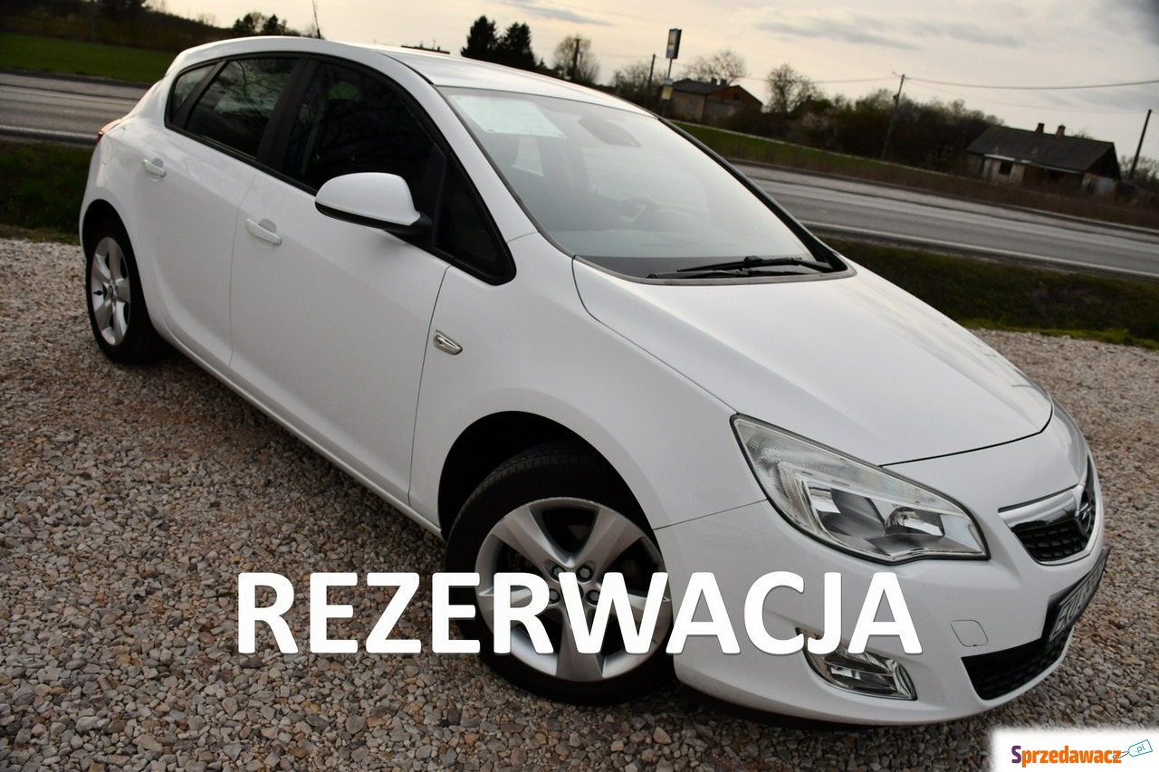 Opel Astra 2011