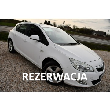 Opel Astra - 1.4T 140PS#Sensory#Climatr#Alus#Serwis#Świeży Import#1 Rok Gwarancji!!