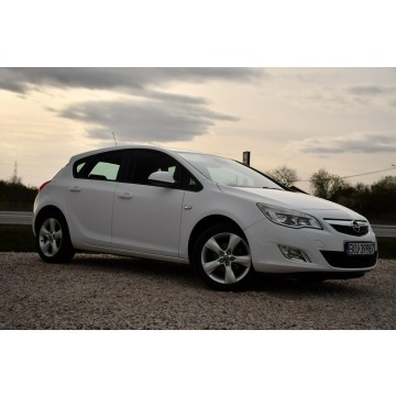 Opel Astra  Hatchback 2011,  1.4 benzyna - Na sprzedaż za 21 999 zł - Nowe Sójki - zdjęcie 6