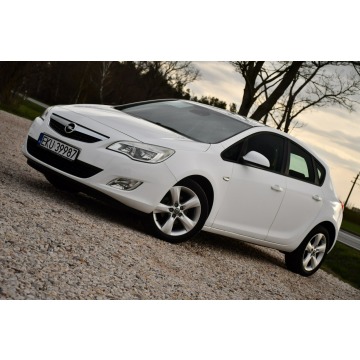 Opel Astra  Hatchback 2011,  1.4 benzyna - Na sprzedaż za 21 999 zł - Nowe Sójki - zdjęcie 12