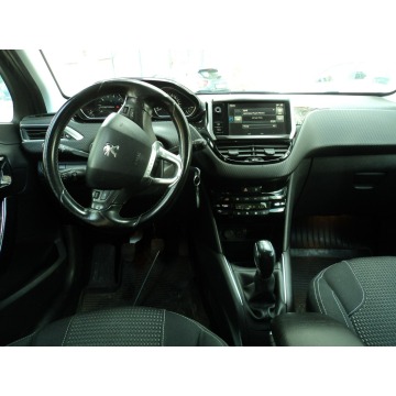 Peugeot 208  Hatchback 2016,  1.2 benzyna - Na sprzedaż za 22 000 zł - Lublin - zdjęcie 9