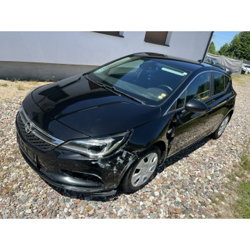 Opel Astra  Hatchback 2017,  1.4 benzyna - Na sprzedaż za 20 000 zł - Zagórów - zdjęcie 9