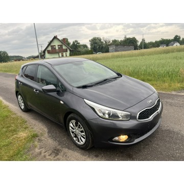 Kia Ceed  Hatchback 2012,  1.6 benzyna - Na sprzedaż za 16 900 zł - Zagórów - zdjęcie 10