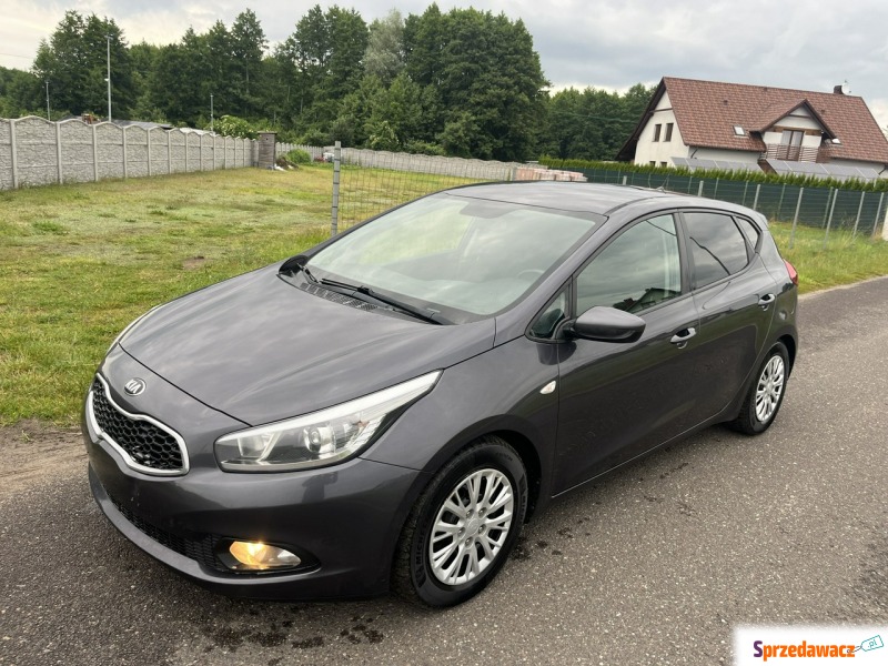 Kia Ceed  Hatchback 2012,  1.6 benzyna - Na sprzedaż za 16 900 zł - Zagórów