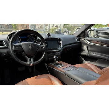 Maserati Ghibli  Sedan/Limuzyna 2017,  3.0 benzyna, automat - Na sprzedaż za 89 900 zł - Gdynia - zdjęcie 11