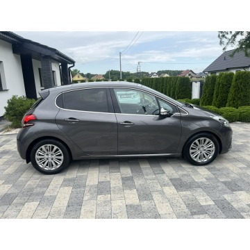 Peugeot 208  Hatchback 2018,  1.6 diesel - Na sprzedaż za 30 000 zł - Zagórów - zdjęcie 9