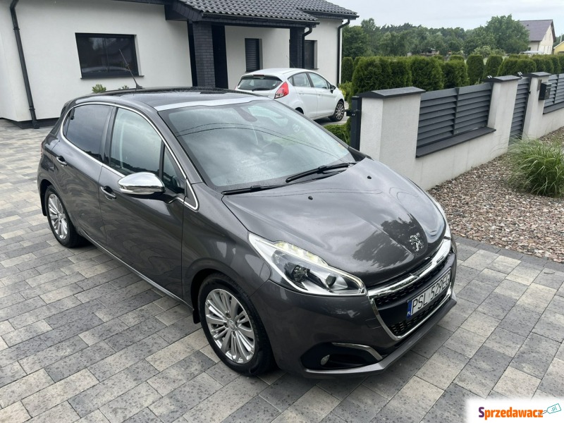 Peugeot 208  Hatchback 2018,  1.6 diesel - Na sprzedaż za 30 000 zł - Zagórów