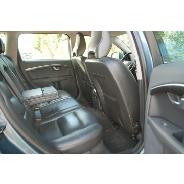 Volvo V70 2013,  2.0 diesel - Na sprzedaż za 34 900 zł - Słupsk - zdjęcie 9