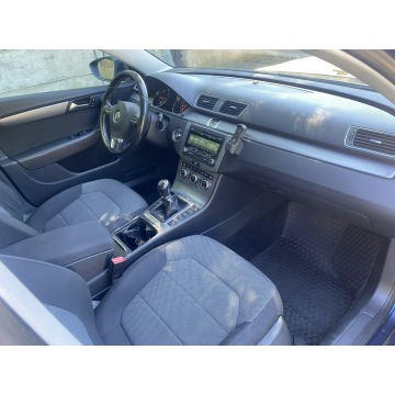 Volkswagen Passat 2013,  1.6 diesel - Na sprzedaż za 27 999 zł - Gostyń - zdjęcie 7