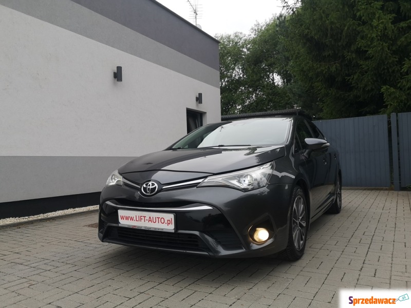 Toyota Avensis 2016,  2.0 diesel - Na sprzedaż za 44 900 zł - Strzegom