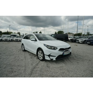 Kia Ceed 2022,  1.5 benzyna - Na sprzedaż za 50 000 zł - Poznań - zdjęcie 4